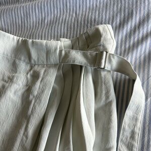 TOPSHOP white pleated skirt